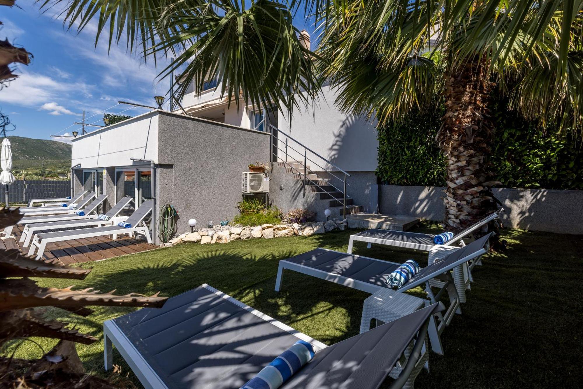 Sun Castle Holiday House Babic Каштел-Стари Экстерьер фото